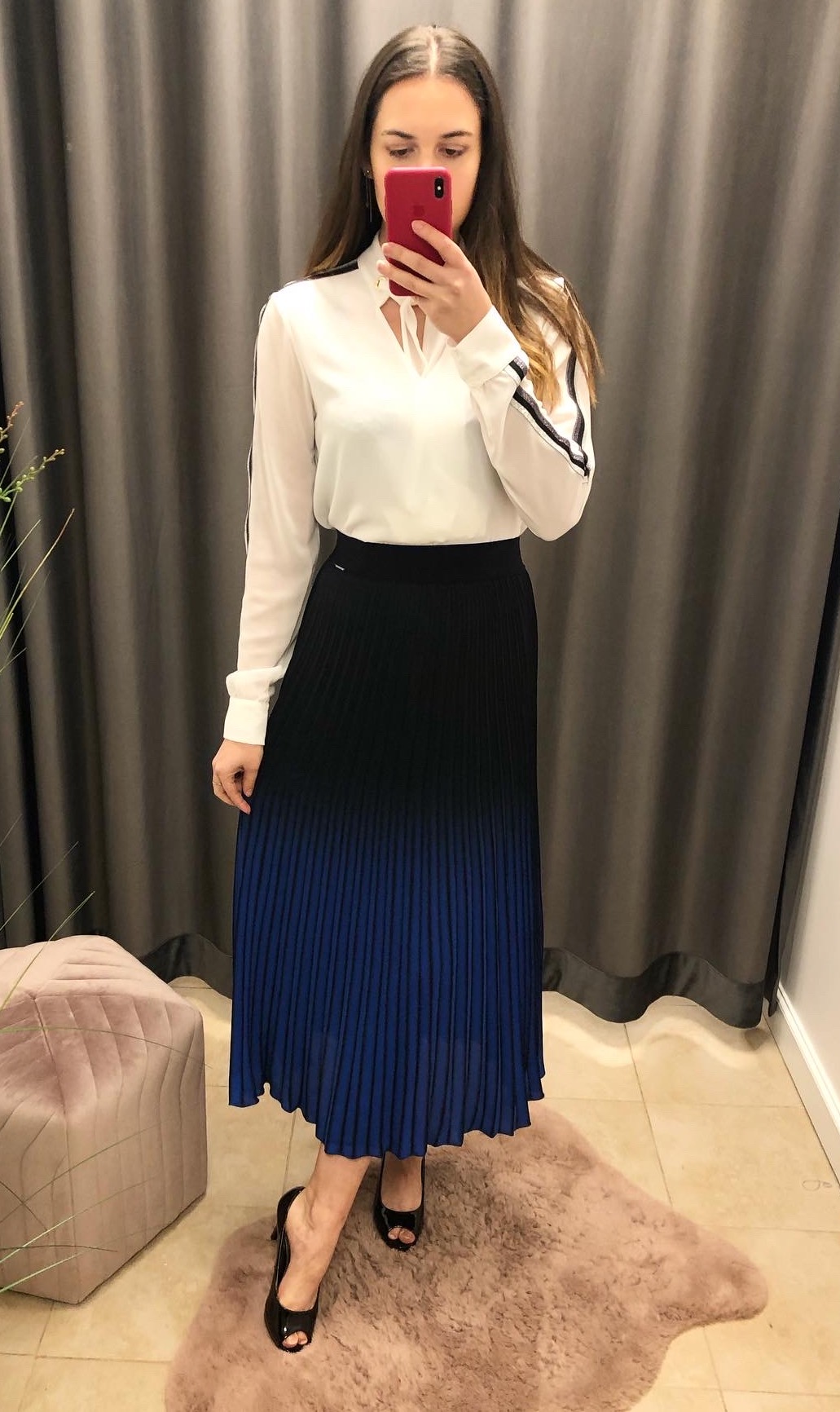 Elegancka biała koszula z wiązaniem - obrazek 3